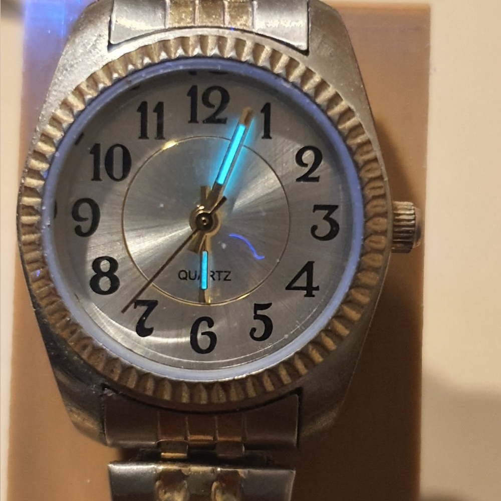 🦋10/$20🦋 Silver/Goldtone Stainless Steel Women's Watch